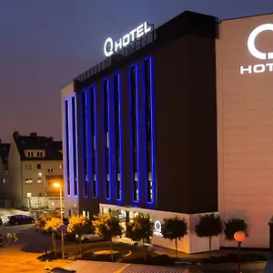 Q ホテル 3*