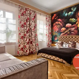 Mikołajska 5 Apartament *