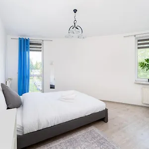Osiedle Oswiecenia Comfort Apartment By Bookinghost *