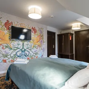 Ester Hotel