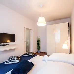 Lights Bosacka Apartment