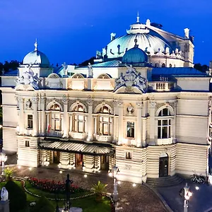 H12**** 4* Cracovia