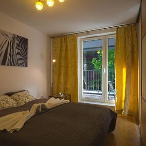 Victoria Estate Apartment *