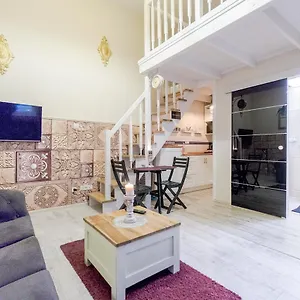 Incognito Apartment *