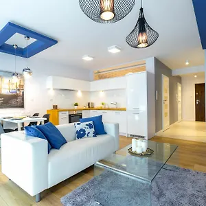 Old Town Friendhouse Apartments *