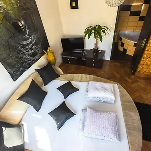 Apartment Magic *
