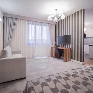 Miodowa 3*