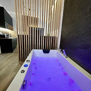 Ocean Black Jacuzzi Kraków