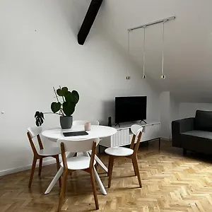 High Standard In Jewish District, Shared With Host Homestay