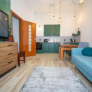 Inpoint Near Schindler Factory & Getto Memorial Apartment *