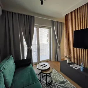 41 Apartment *