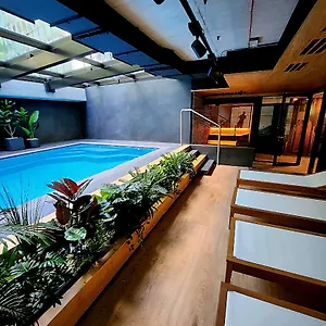 Castle Loft Apartment,spa, Gym ,sauna & Swimming Pool Free Parking Apartmán *