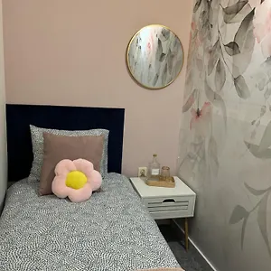 Hotel kapsułowy Shespace Apartrooms Kraków