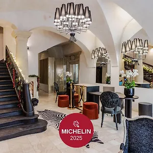 Unicus Palace Old Town - Destigo Hotel