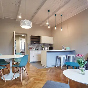 Apartment Playroom Ii *