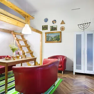 Kraft Apartment *